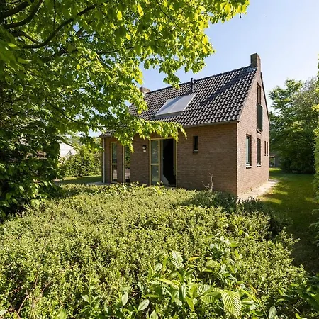 Relax On Vacation In Comfortable Holiday home Ewijk